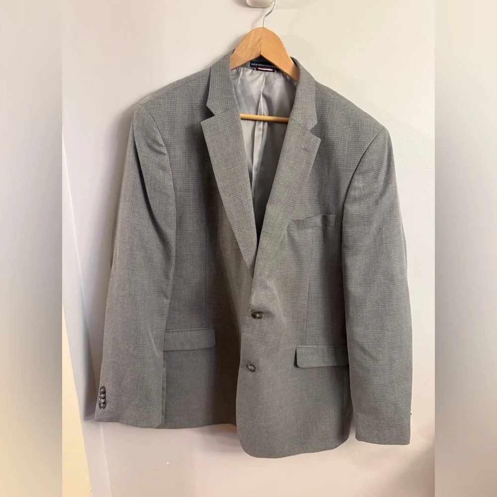 Tommy Hilfiger Men’s Gray Micro-Check Blazer – Size 48R